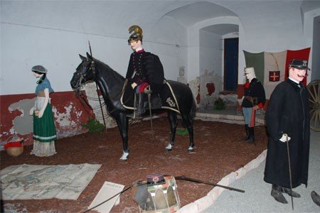 Uniformi, armi e cimeli del regio esercito italiano 1848-1946